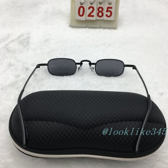 Gold Frame Gray Lens Sunglasses - Picture 3 of 4